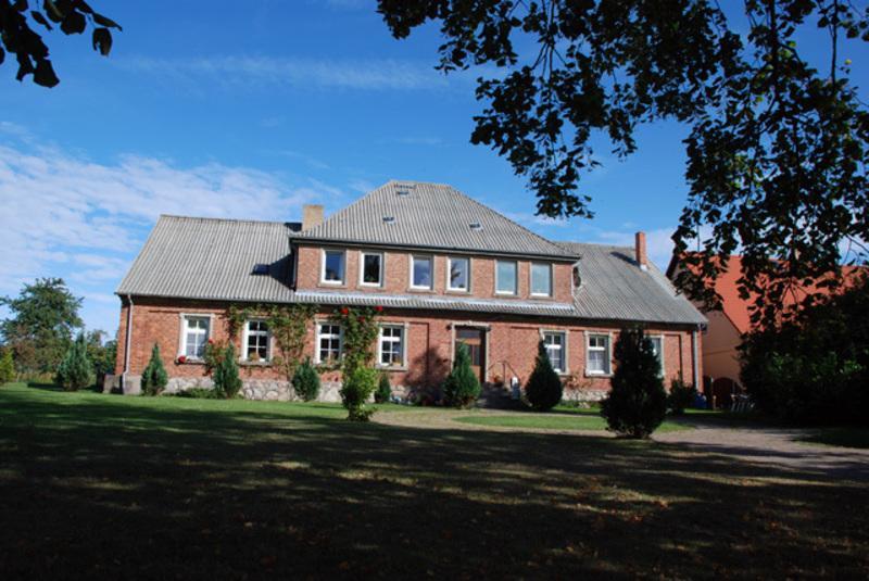 Ferienwohnungen Im Gutshaus Gnies Eksteriør billede